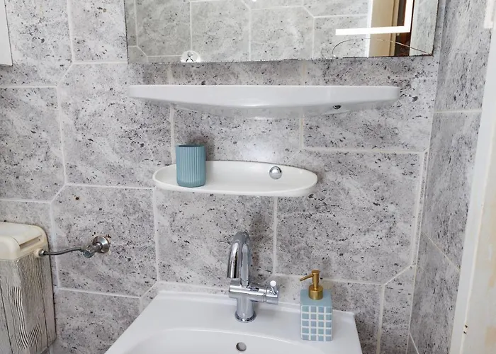 Helles Altbau-studio Nahe Yppenplatz & U6 Apartment *
