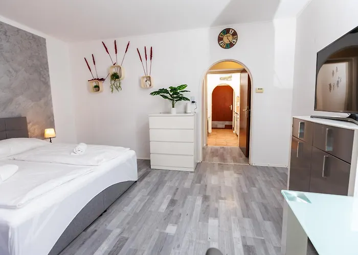 Apartment Helles Altbau-studio Nahe Yppenplatz & U6 *