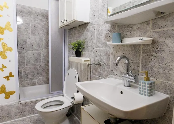 Helles Altbau-studio Nahe Yppenplatz & U6 Apartment *